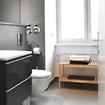 Stylish New Cube Loft By Berlin-wall-apartments ברלין