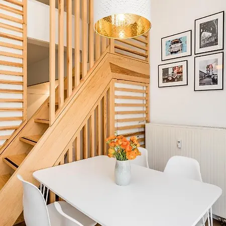Stylish New Cube Loft By Berlin-wall-apartments アパート ベルリン